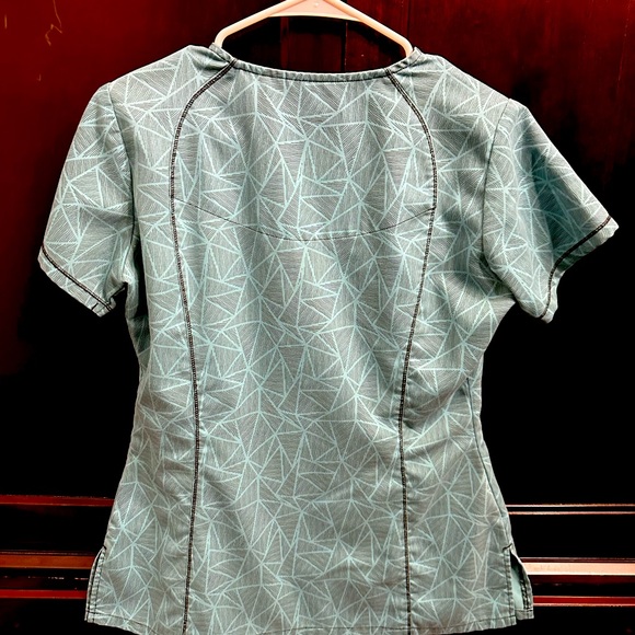 (Sold) Greys Anatomy scrub top, size small - Picture 2 of 2